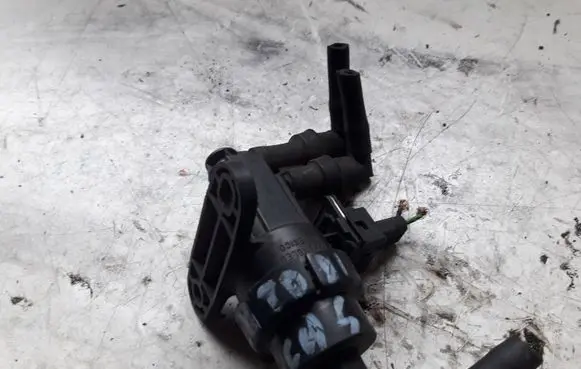 Ford Focus Vacuum valve 