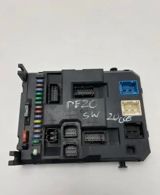 Peugeot 207 Fuse module 9664983480 22661F01 PRT0679001