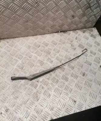 Volkswagen PASSAT B5 Front wiper blade arm