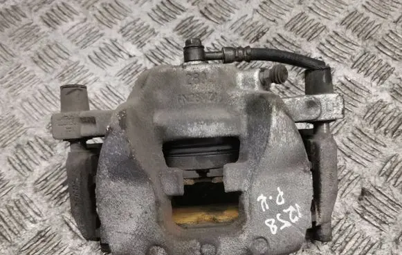 Nissan Qashqai J12 Front brake caliper