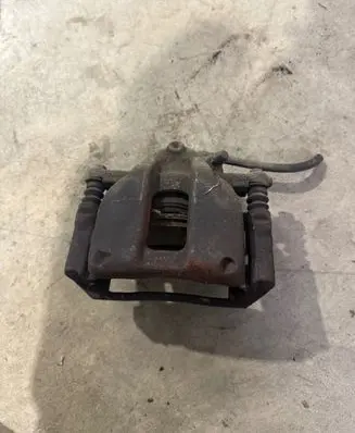 Honda CR-V Front brake caliper
