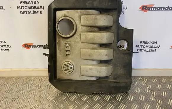 Volkswagen Golf V Engine cover (trim) 03G103925