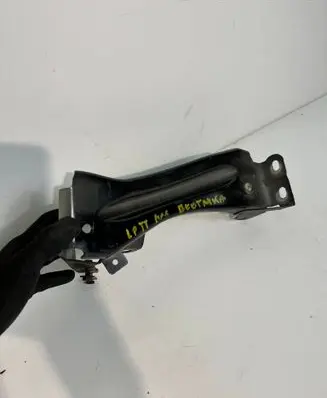 Audi TT TTS Mk2 Fender mounting bracket 8J0821135D
