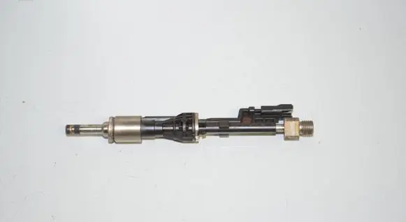 BMW 5 F10 F11 Fuel injector 7568607 13537568607