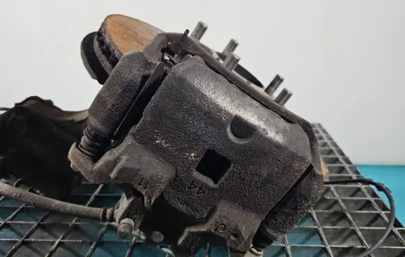 Nissan Juke I F15 Front brake caliper IMPRK1360936