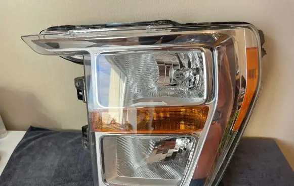 Ford F150 Headlight/headlamp ML3413D155AH