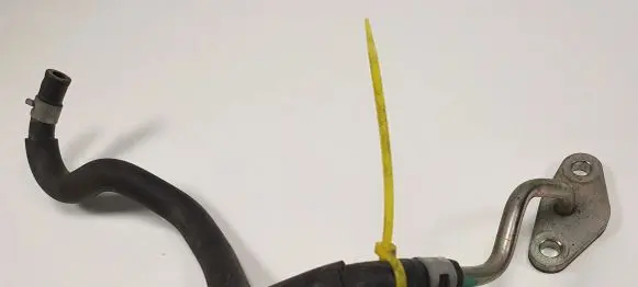 Infiniti FX Engine coolant pipe/hose
