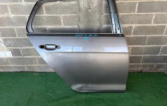 Volkswagen Golf VII Rear door 5G4833312