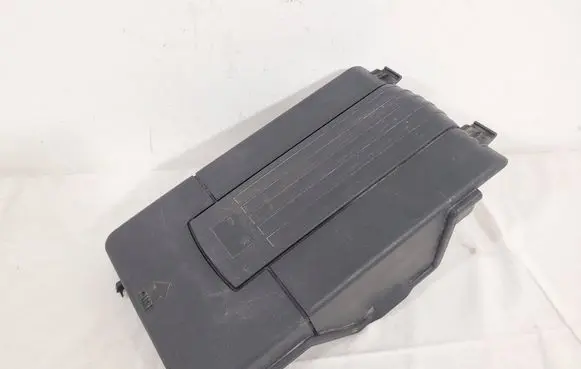 Skoda Octavia Mk2 (1Z) Battery box tray cover/lid 3C0915443A