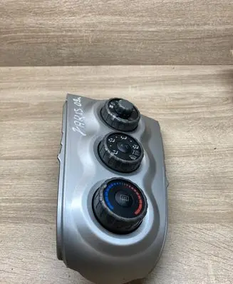 Toyota Yaris Climate control unit 554060D190