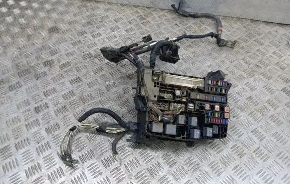 Toyota Avensis T270 Fuse box set