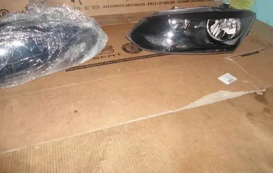 Volkswagen Polo V 6R Headlight/headlamp LAMPA8536