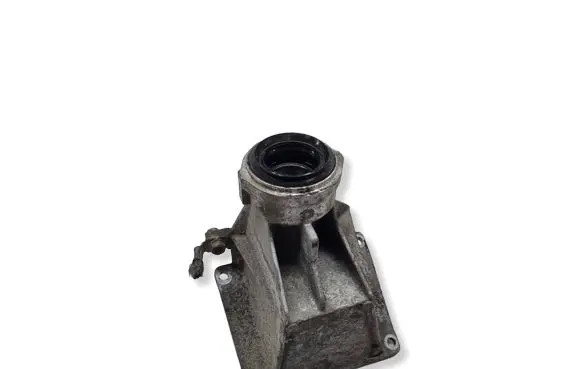 BMW X3 E83 Driveshaft support bearing bracket 7516067