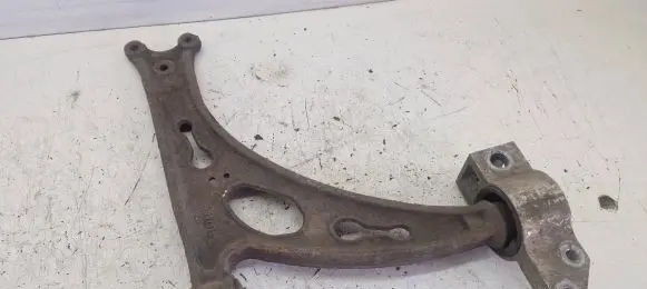 Volkswagen Touran I Front lower control arm/wishbone