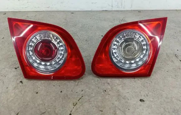 Volkswagen PASSAT B6 Tailgate rear/tail lights