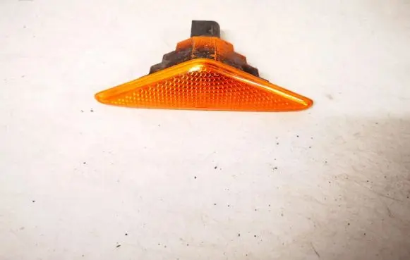 Ford Mondeo Mk III Front fender indicator light 1s7113k309ad 1s71-13k309-ad