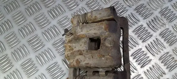 Hyundai Trajet Rear brake caliper