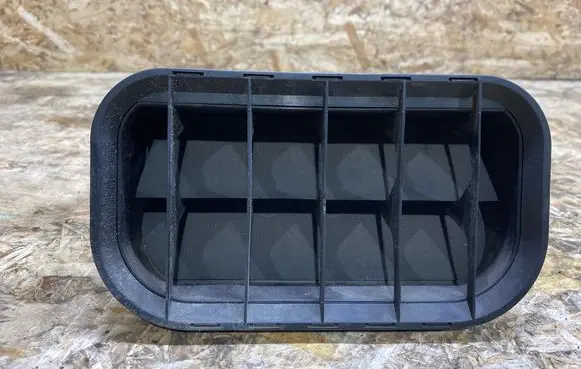 Jaguar XK - XKR Quarter panel pressure vent 