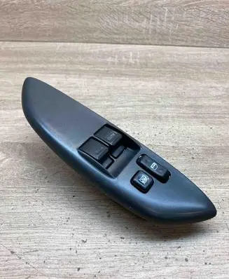 Toyota Yaris Electric window control switch 0114F27