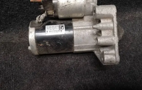 Citroen C4 II Starter motor 9663528880 M000T22471