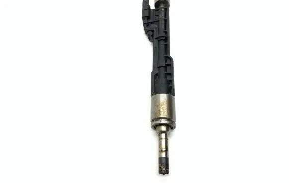 BMW 7 F01 F02 F03 F04 Fuel injector 0261500186