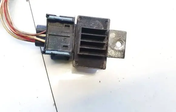 Renault Megane II Glow plug pre-heat relay 9640469680
