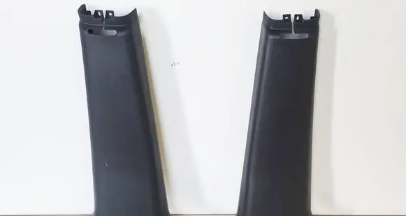 Dodge Durango I (B) pillar trim (bottom) 
