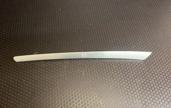 Audi A5 8T 8F Front door trim bar 8T0867409