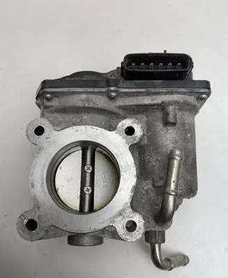 Toyota Auris E210 Throttle valve 2203047080