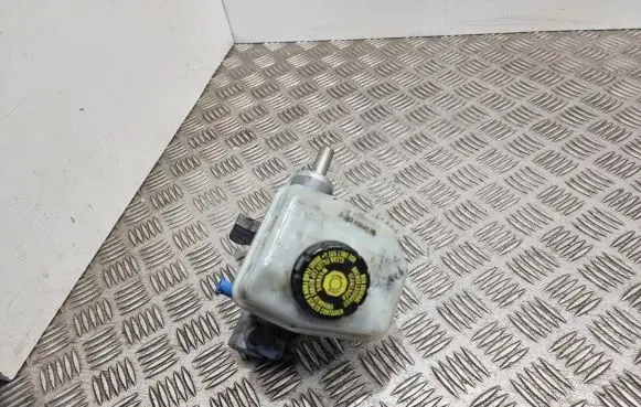 Mercedes-Benz Sprinter W906 Master brake cylinder A0024315202