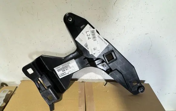 Porsche Macan (95B) Headlight/headlamp mounting bracket 95B941121B
