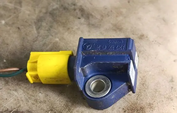 Mercedes-Benz E W212 Airbag deployment crash/impact sensor A2128204926 5WK43872