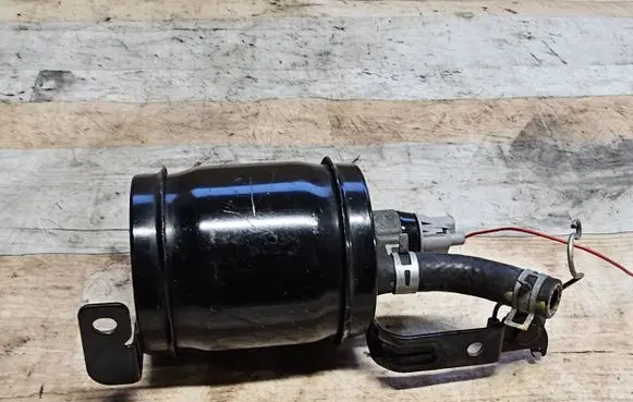 Vacuum air tank