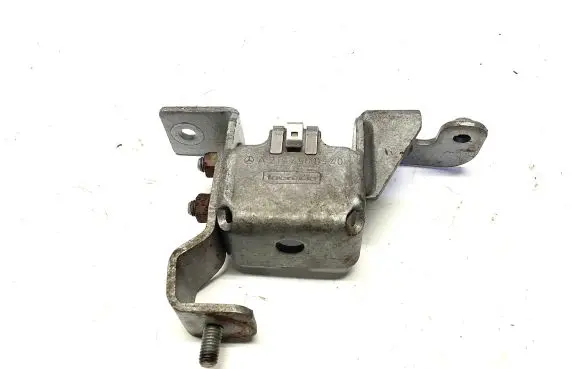Mercedes-Benz E W212 Engine mounting bracket A2124900440