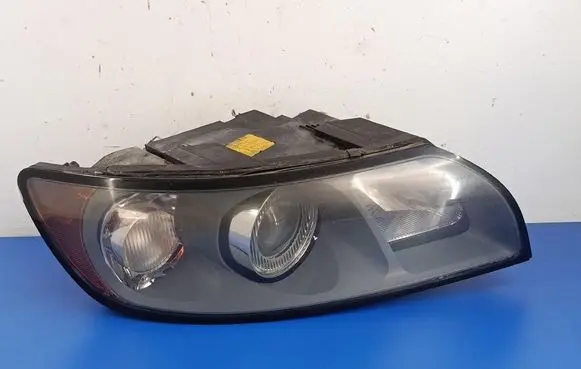 Volvo V50 Headlight/headlamp 30698886