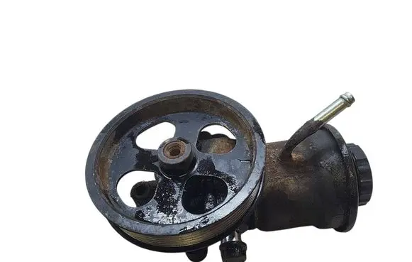Toyota Corolla Verso AR10 Power steering pump 