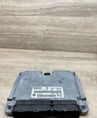 Opel Zafira A Engine control unit/module 24417169 0281010268