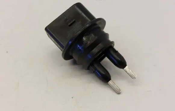 Audi A4 S4 B8 8K Windshield washer fluid level sensor 7M0919376