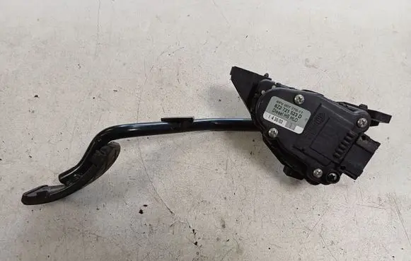 Audi A2 Accelerator throttle pedal 8Z2721523D