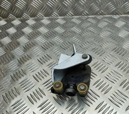 Mercedes-Benz Citan W415 Sliding door upper roller guide/hinge 497757G