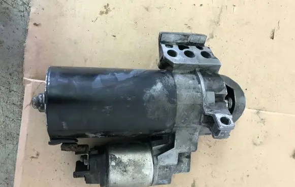 BMW 5 F10 F11 Starter motor 7801203