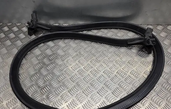 Audi A5 8T 8F Trunk rubber seal (body) 8F0825397