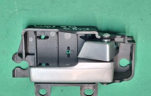 Rear door interior handle