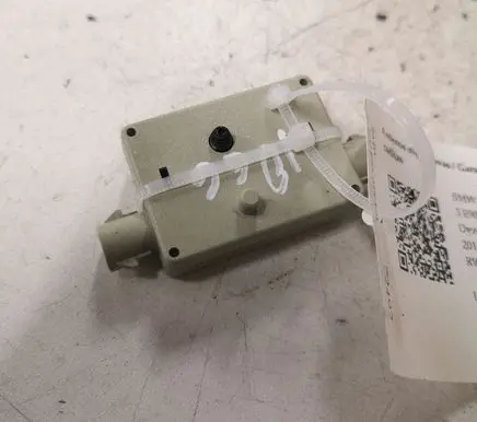 BMW 3 E90 E91 Aerial antenna amplifier 699009005 21367510