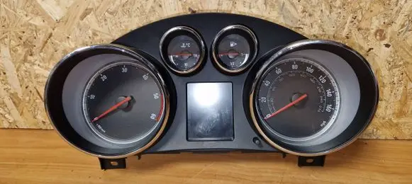 Opel Insignia A Speedometer (instrument cluster) 13333351
