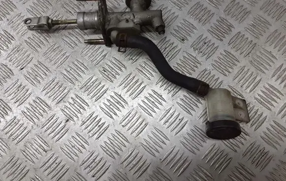Nissan Almera N16 Clutch release bearing slave cylinder 