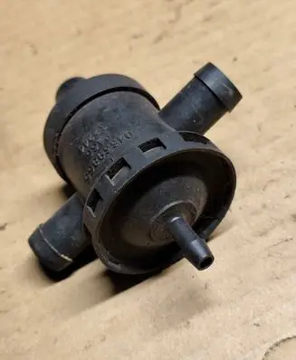 Dodge Intrepid Valve vacuum 04669865 PA66 62244
