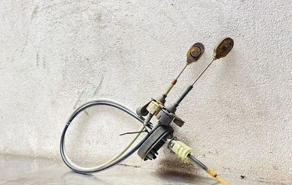 Opel Vectra C Gear shift cable linkage 9126567
