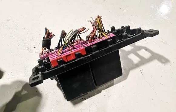 Audi A6 S6 C5 4B Fuse box set 8D0937503E