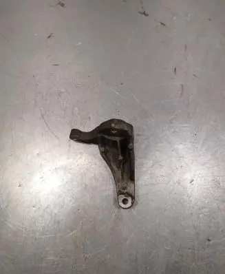 Volvo V50 Engine mounting bracket 3M516P093Ae